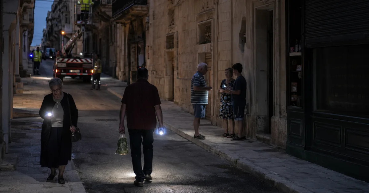 Malta schwitzt im Dunkeln: Rekordhitze treibt das Stromnetz ans Limit